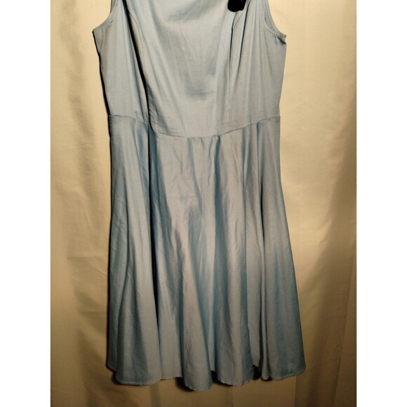 Dress - Picture 4 of 5